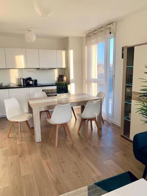 Pourquoi Notre T3 Avec Parking Est Pour Vous ? Apartman Lille Kültér fotó